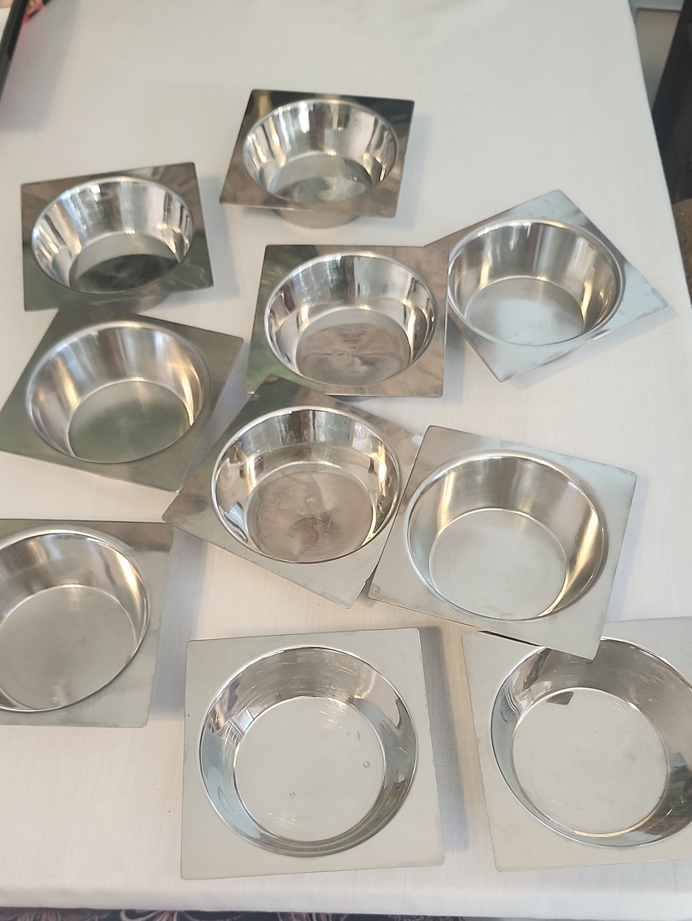 18-8 STAINLESS STEEL SERVING BOWLS DIPS SAUCES SOUPS CRACKERS BUFFET FRUIT